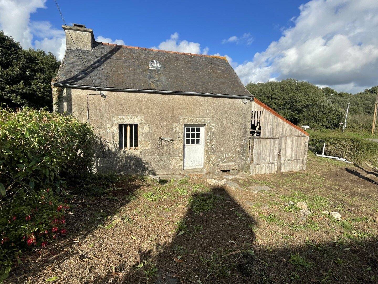 Maison en pierres à rénover dans les Monts d'Arrée, Brennilis