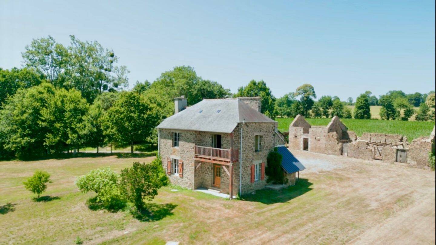 Propriété à rénover sur 8 200 m² près de Dinan, photo 2