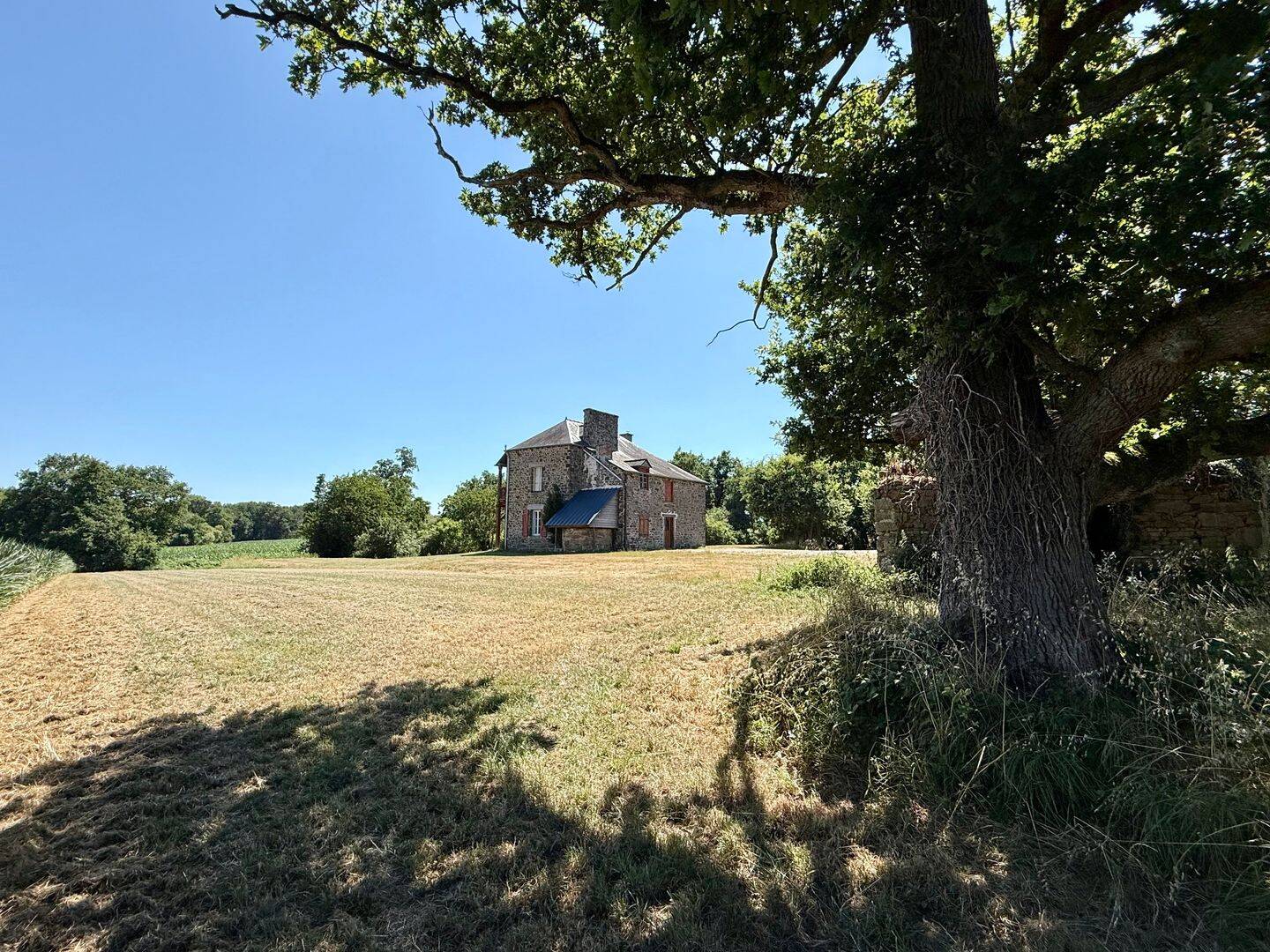 Propriété à rénover sur 8 200 m² près de Dinan, photo 3